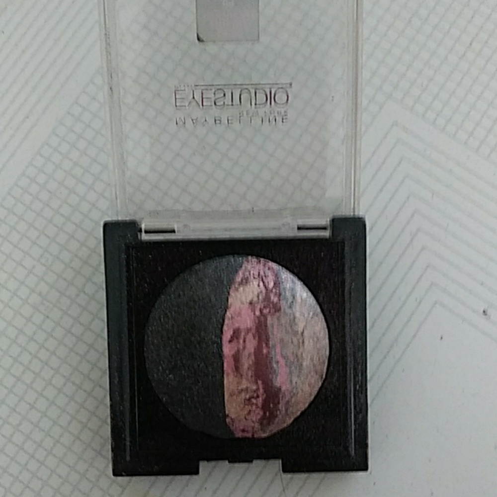 Eye shadow